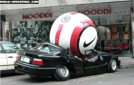 Bola da Nike e o Carro 1